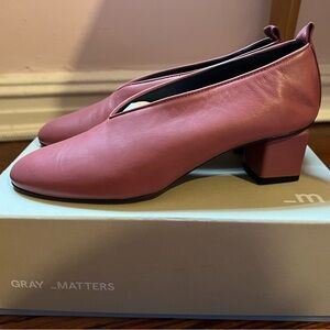 NIB Gray Matters Mildred pumps size 38